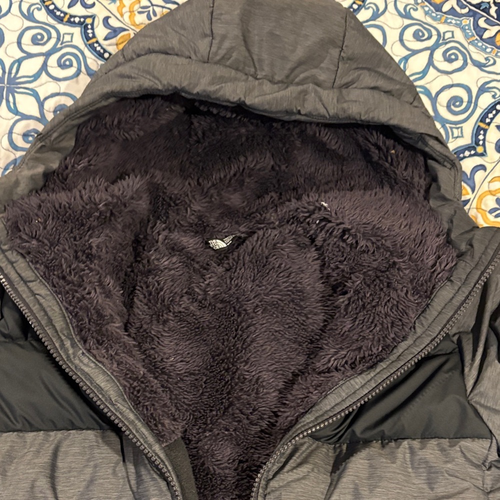 The North Face Men's Black and Gray Puffer Jacket - Picture 3 of 4